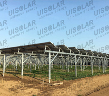 UISOLAR 의 협력 파트너 완료 500kw 태양 농장을 설치한다.